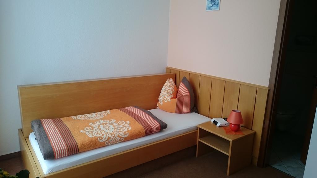 Pension Und Berggasthaus Kapellenstein Geyer Room photo